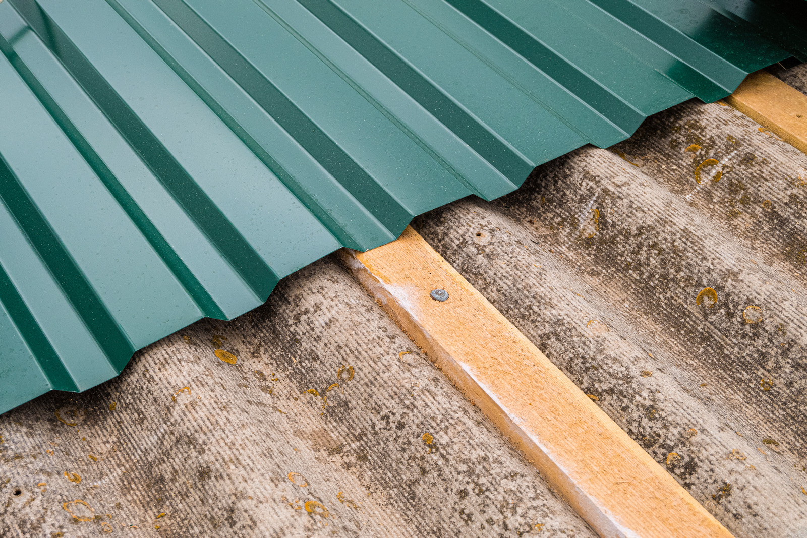Difference Between Friable & Non-Friable Asbestos